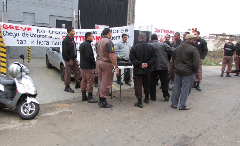Sindicato acompanha opera��o da Policia Federal - EMBRAFORTE VARGINHA