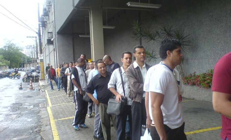 Fila Para Entrar na Prosegur BH
