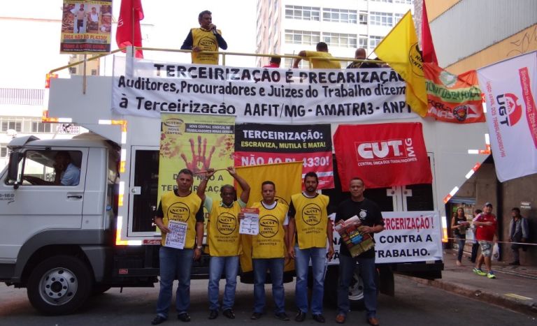 Ato p�blico contra a Terceiriza��o e sucateamento do MTE.