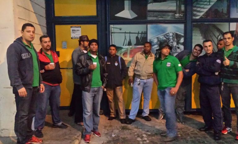  ESQUADRA AMANHECE PARADA POR DESCUMPRIMENTO DE CCT