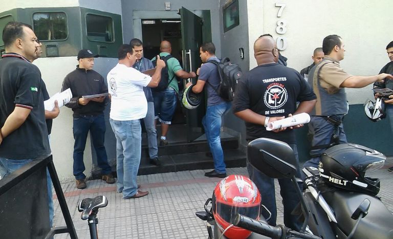 Trabalho Sindical - Entrega do jornal Sinttrav