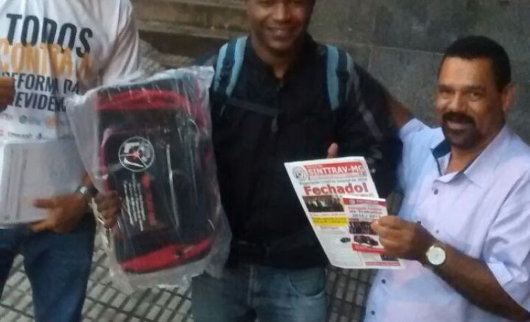 Entrega de brinde e nova CNV na Confederal