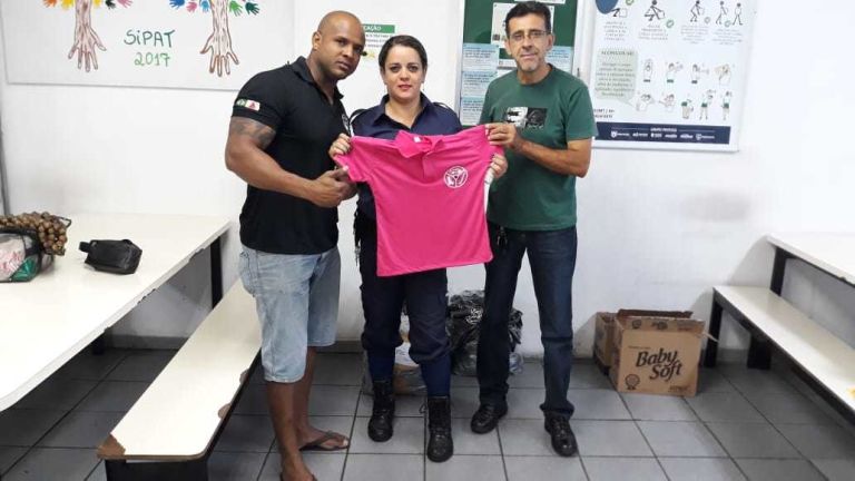 Associados do SINTTRAV da PROFORTE BH recebem brindes de diretor 