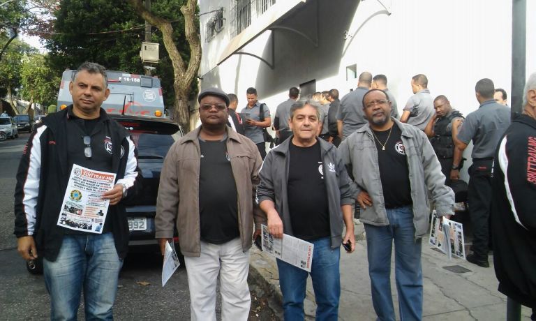 Entrega do jornal SINTTRAV do m�s de junho-17 - FIDELYS/JUSTI�A