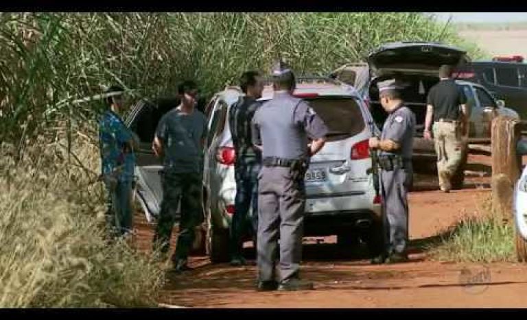 Fuzis AK-47 usados em mega-assalto em SP vieram da Venezuela, diz polícia