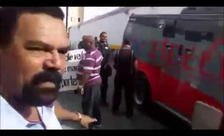 Acidente com carro-forte da Fidelys, deixa vigilante gravemente ferido.